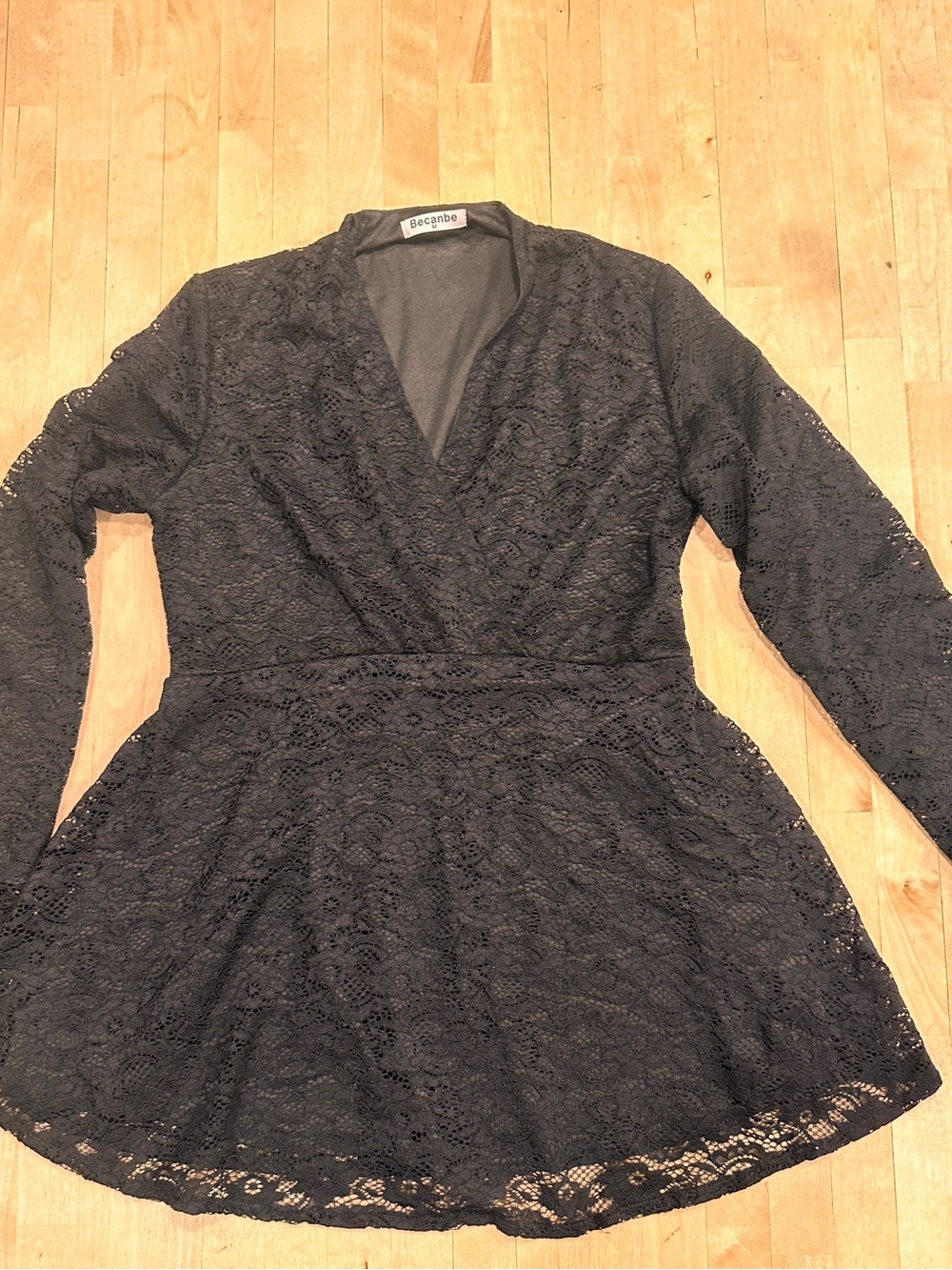 Becanbe Black Lace Long-Sleeve Tunic Top